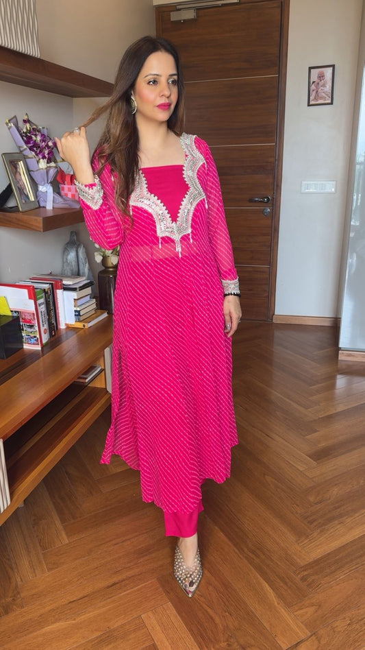 KAALI LEHRIYA SUIT SET