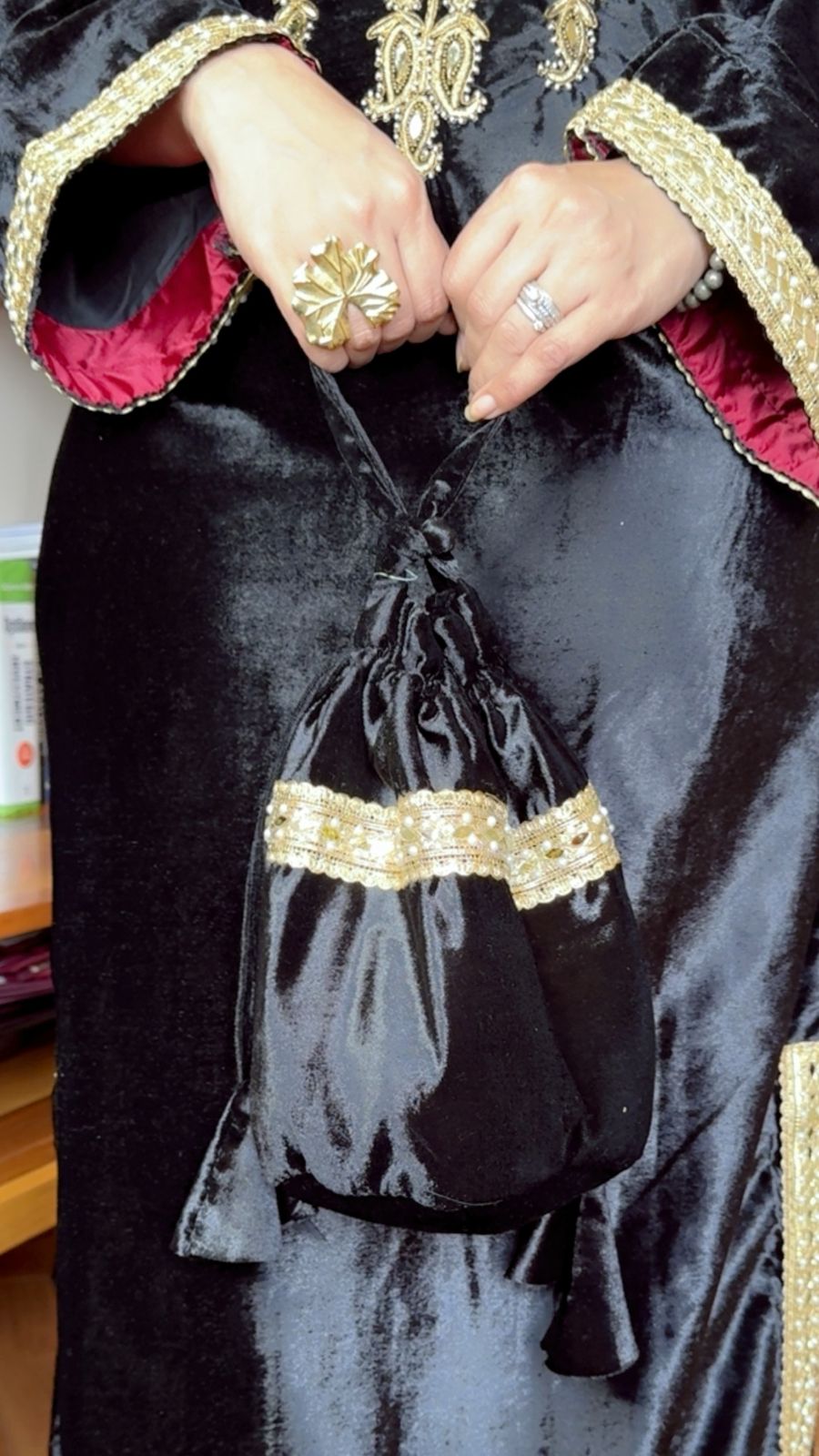 PHIRAN DRESS WITH POTLI