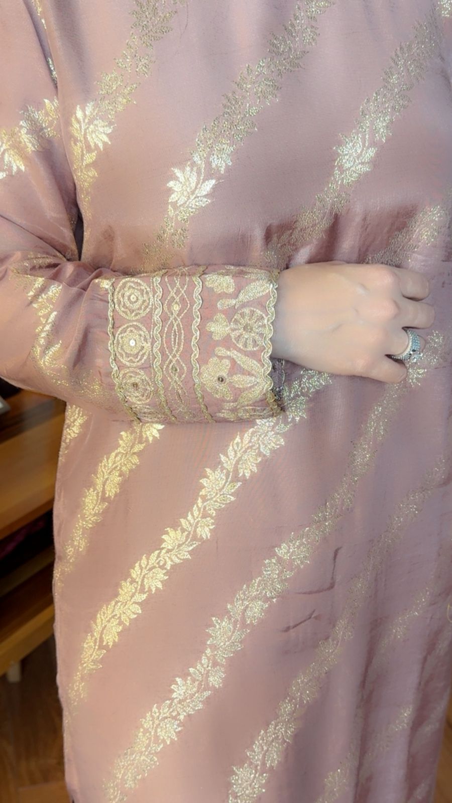 MOCHA-E-ZARI SUIT SET