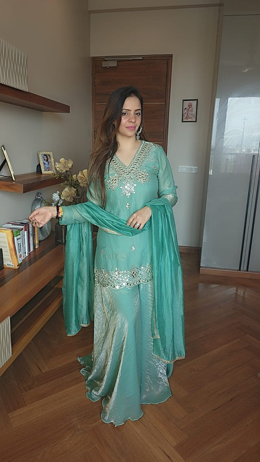 MEHR-E-ZARI GHARARA SET