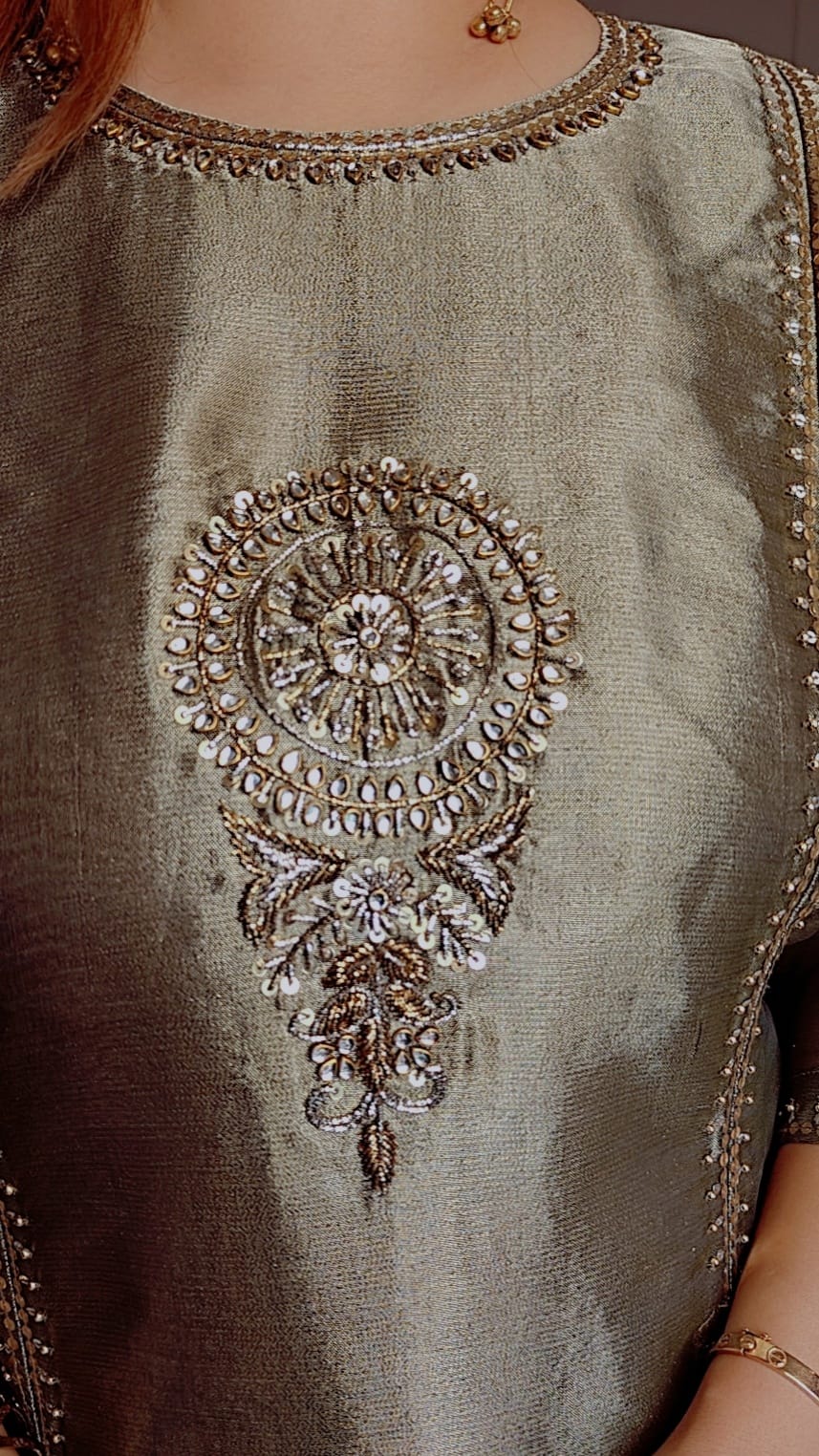 NOOR-E-KUNDAN LONG SET